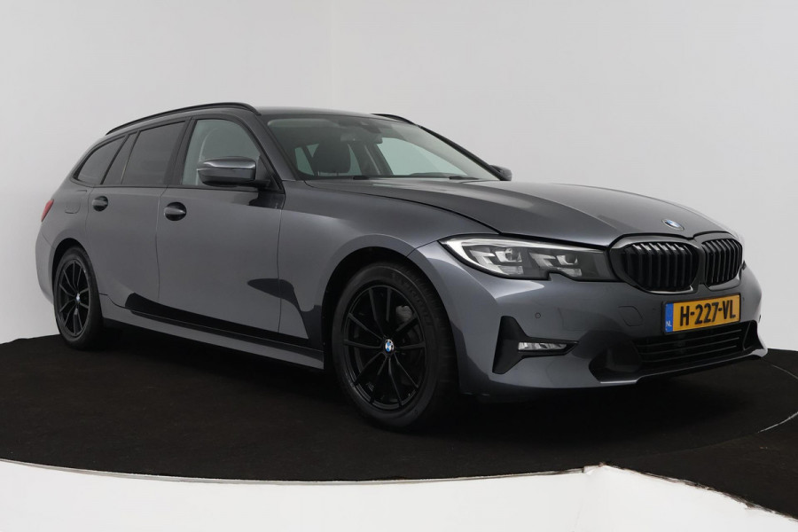 BMW 3 Serie Touring 320i Executive Edition (NAVIGATIE, CARPLAY, STUURBEDIENING, LED, 1e EIGENAAR, GOED, ONDERHOUDEN)