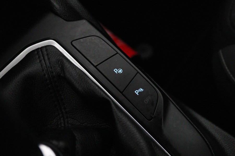 Ford Focus 1.0 EcoBoost Trend Edition Business (NAVIGATIE, CAMERA, STUUR-/STOELVERWARMING, AUTO INPARKEREN)