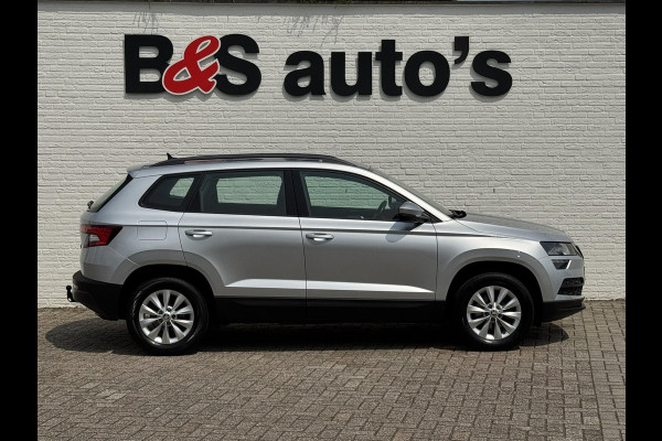 Škoda Karoq 1.0 TSI Style Camera Clima Cruise Trekhaak Inductie laden Navigatie Keyless