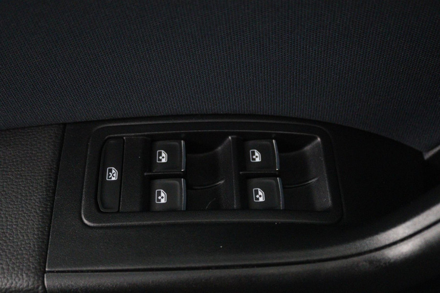 Seat Ateca 1.0 EcoTSI Style Intense (DIGITALE COCKPIT, WEGKLAPBARE TREKHAAK, BEATS, CAMERA, 1e EIGENAAR, GOED ONDERHOUDEN)