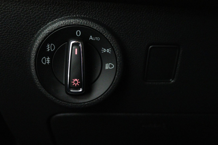 Seat Ateca 1.0 EcoTSI Style Intense (DIGITALE COCKPIT, WEGKLAPBARE TREKHAAK, BEATS, CAMERA, 1e EIGENAAR, GOED ONDERHOUDEN)