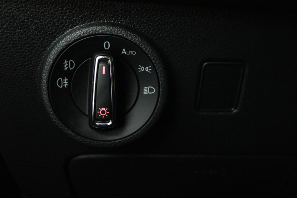 Seat Ateca 1.0 EcoTSI Style Intense (DIGITALE COCKPIT, WEGKLAPBARE TREKHAAK, BEATS, CAMERA, 1e EIGENAAR, GOED ONDERHOUDEN)
