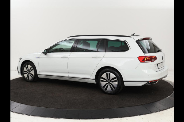 Volkswagen Passat 1.4 TSI PHEV GTE | Stoelverwarming | Massage | Carplay | Camera | Adaptive cruise | Matrix LED | Navigatie | Memory | Sfeerverlichting