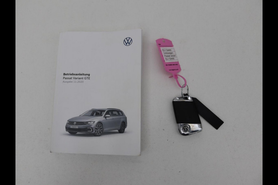 Volkswagen Passat 1.4 TSI PHEV GTE | Stoelverwarming | Massage | Carplay | Camera | Adaptive cruise | Matrix LED | Navigatie | Memory | Sfeerverlichting