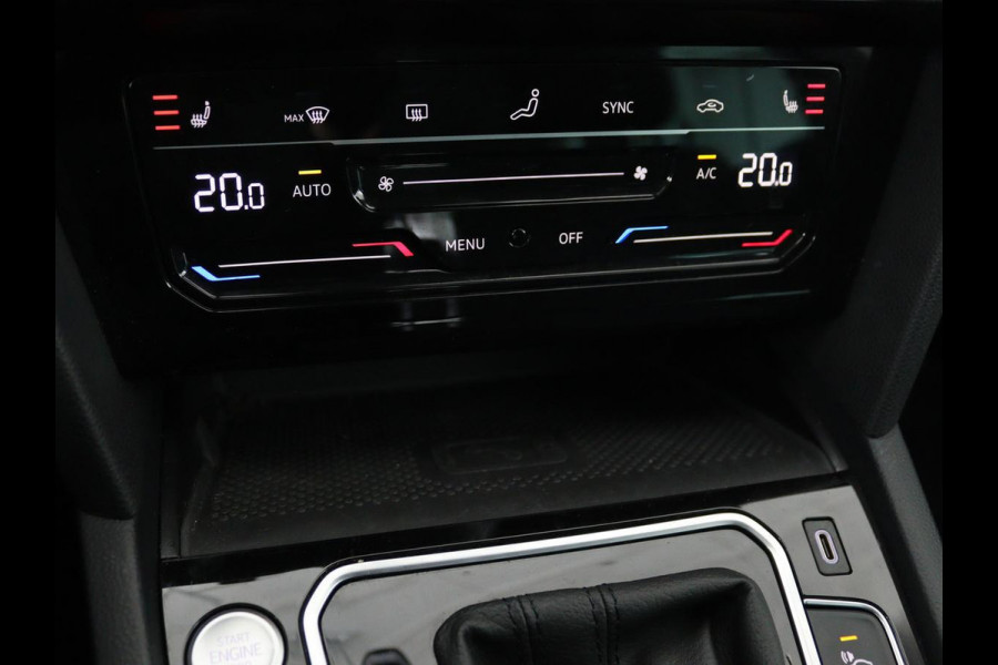 Volkswagen Passat 1.4 TSI PHEV GTE | Stoelverwarming | Massage | Carplay | Camera | Adaptive cruise | Matrix LED | Navigatie | Memory | Sfeerverlichting