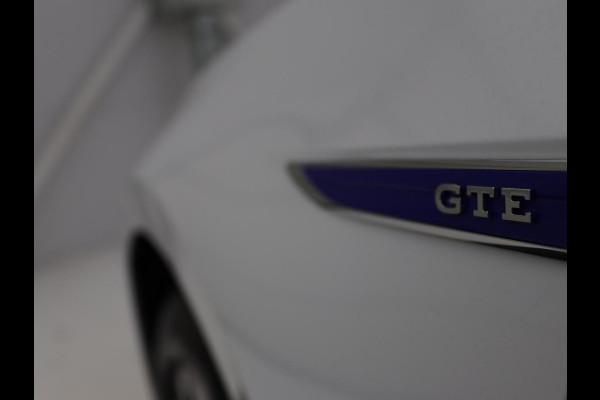 Volkswagen Passat 1.4 TSI PHEV GTE | Stoelverwarming | Massage | Carplay | Camera | Adaptive cruise | Matrix LED | Navigatie | Memory | Sfeerverlichting