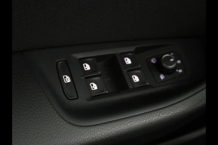 Volkswagen Passat 1.4 TSI PHEV GTE | Stoelverwarming | Massage | Carplay | Camera | Adaptive cruise | Matrix LED | Navigatie | Memory | Sfeerverlichting