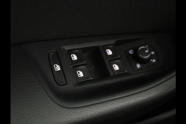 Volkswagen Passat 1.4 TSI PHEV GTE | Stoelverwarming | Massage | Carplay | Camera | Adaptive cruise | Matrix LED | Navigatie | Memory | Sfeerverlichting