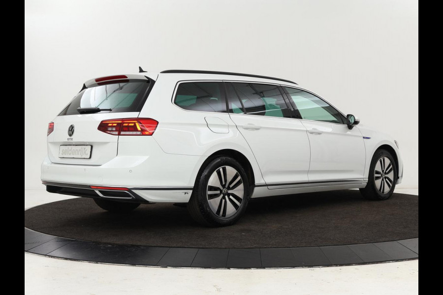 Volkswagen Passat 1.4 TSI PHEV GTE | Stoelverwarming | Massage | Carplay | Camera | Adaptive cruise | Matrix LED | Navigatie | Memory | Sfeerverlichting