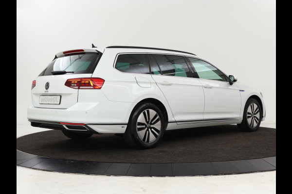 Volkswagen Passat 1.4 TSI PHEV GTE | Stoelverwarming | Massage | Carplay | Camera | Adaptive cruise | Matrix LED | Navigatie | Memory | Sfeerverlichting