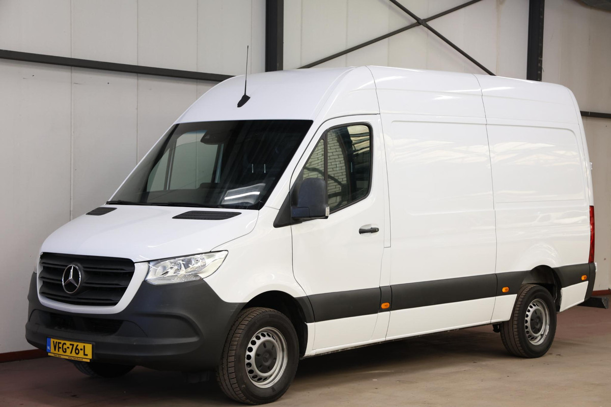 Mercedes-Benz Sprinter 316 2.2 CDI L2H2 AUTOMAAT 3500KG TREKVERMOGEN Mercedes-Benz Sprinter 316 2.2 CDI L2H2 AUTOMAAT 3500KG TREKVERMOGEN