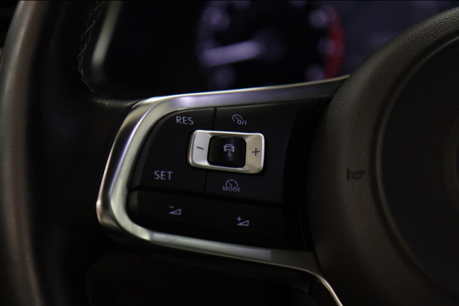 Volkswagen Tiguan 2.0 TSI 4Motion R/PANO/LANE ASSIST/CAM/ACC/VOL