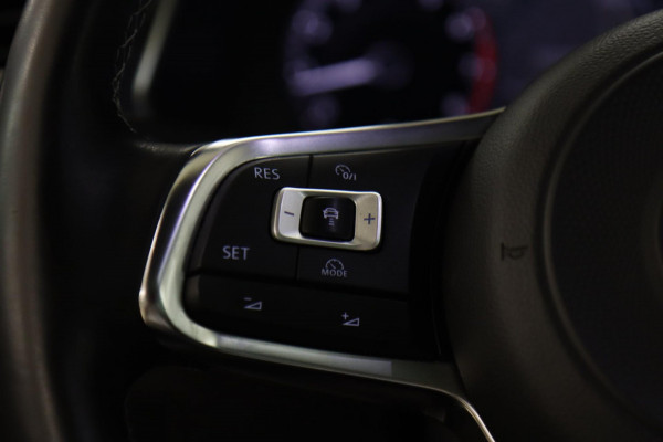 Volkswagen Tiguan 2.0 TSI 4Motion R/PANO/LANE ASSIST/CAM/ACC/VOL