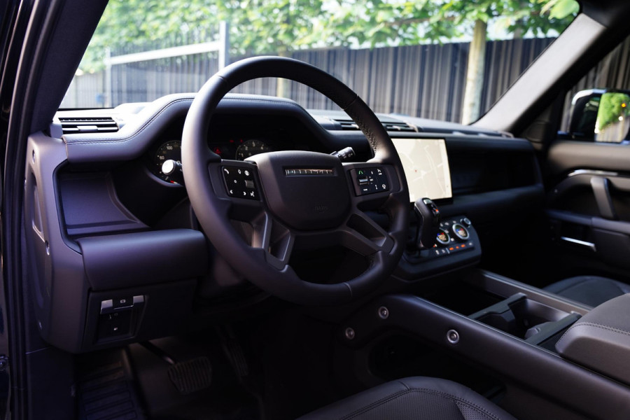 Land Rover Defender 110 P 300 E X-Dynamic HSE 22 Inch