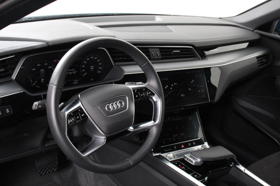 Audi e-tron e-tron 55 quattro | Navigatie | Climate Control | Alacantara | Camera | Electrisch bedienbare achterklep | Led | Cruise Control Adaptive |