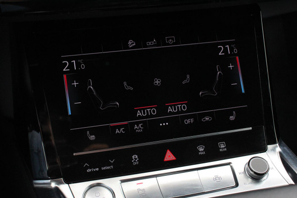 Audi e-tron e-tron 55 quattro | Navigatie | Climate Control | Alacantara | Camera | Electrisch bedienbare achterklep | Led | Cruise Control Adaptive |
