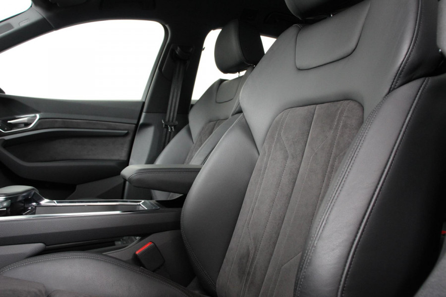 Audi e-tron e-tron 55 quattro | Navigatie | Climate Control | Alacantara | Camera | Electrisch bedienbare achterklep | Led | Cruise Control Adaptive |