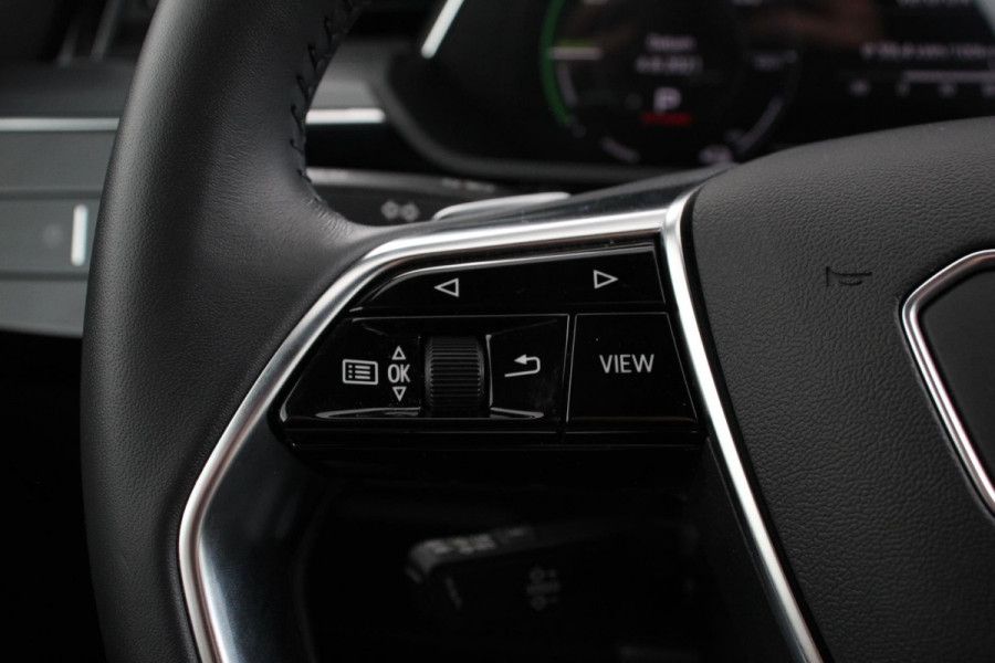 Audi e-tron e-tron 55 quattro | Navigatie | Climate Control | Alacantara | Camera | Electrisch bedienbare achterklep | Led | Cruise Control Adaptive |