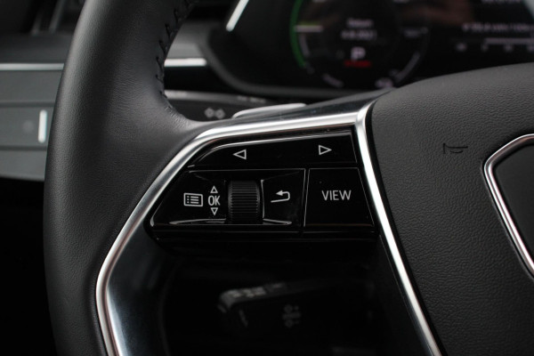 Audi e-tron e-tron 55 quattro | Navigatie | Climate Control | Alacantara | Camera | Electrisch bedienbare achterklep | Led | Cruise Control Adaptive |