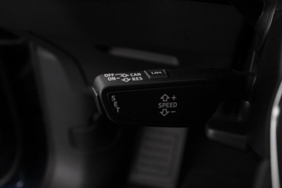 Audi e-tron e-tron 55 quattro | Navigatie | Climate Control | Alacantara | Camera | Electrisch bedienbare achterklep | Led | Cruise Control Adaptive |