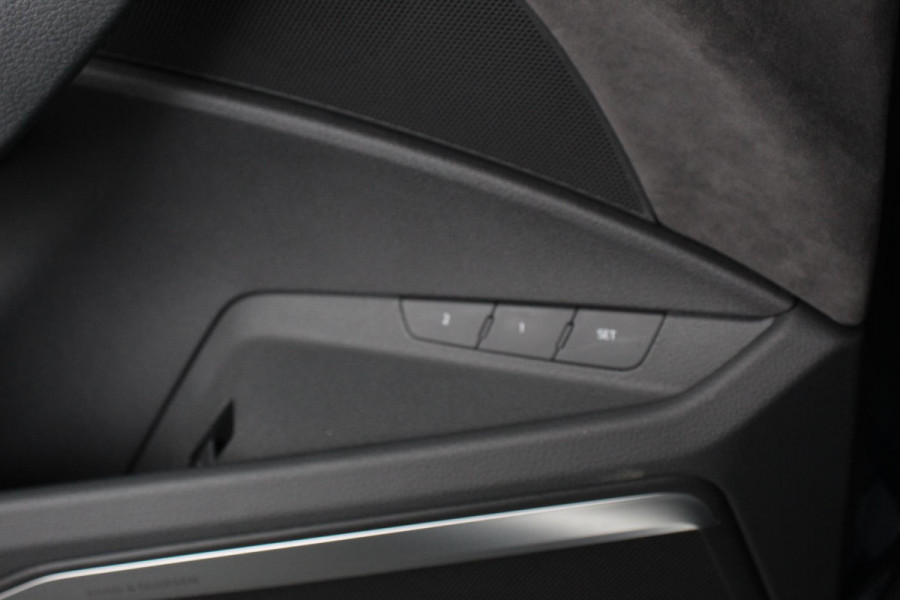 Audi e-tron e-tron 55 quattro | Navigatie | Climate Control | Alacantara | Camera | Electrisch bedienbare achterklep | Led | Cruise Control Adaptive |