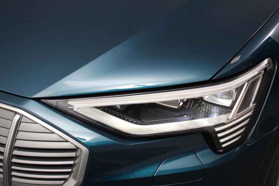 Audi e-tron e-tron 55 quattro | Navigatie | Climate Control | Alacantara | Camera | Electrisch bedienbare achterklep | Led | Cruise Control Adaptive |