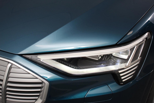 Audi e-tron e-tron 55 quattro | Navigatie | Climate Control | Alacantara | Camera | Electrisch bedienbare achterklep | Led | Cruise Control Adaptive |