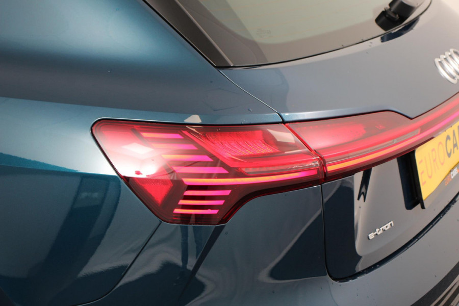 Audi e-tron e-tron 55 quattro | Navigatie | Climate Control | Alacantara | Camera | Electrisch bedienbare achterklep | Led | Cruise Control Adaptive |