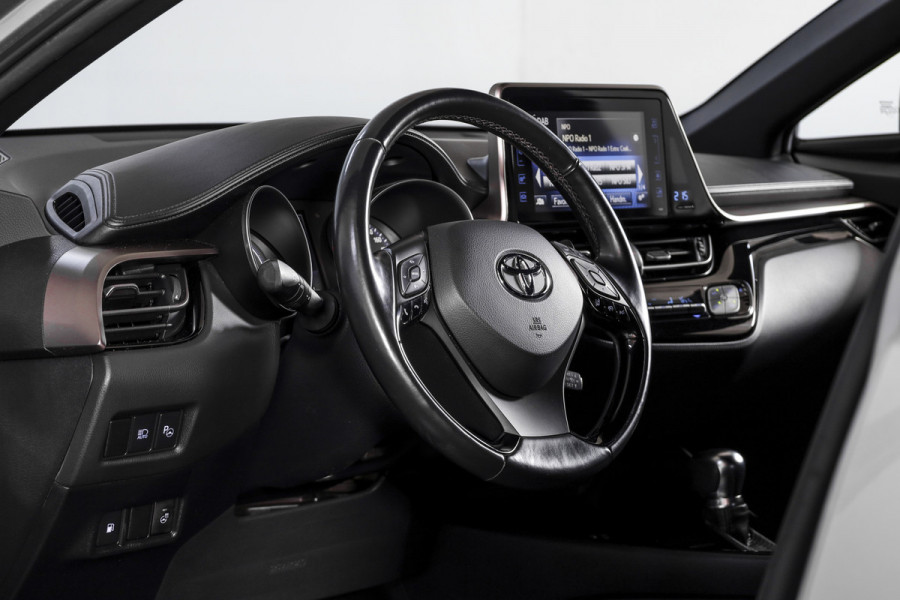 Toyota C-HR 1.8 Hybrid Dynamic - Automaat | Adapt. Cruise | Stoel-+Stuurverw. | PDC | Camera | NAV | ECC | LM 18" | Afn. Trekhaak
