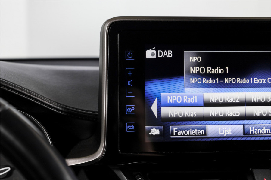 Toyota C-HR 1.8 Hybrid Dynamic - Automaat | Adapt. Cruise | Stoel-+Stuurverw. | PDC | Camera | NAV | ECC | LM 18" | Afn. Trekhaak