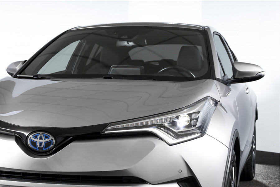 Toyota C-HR 1.8 Hybrid Dynamic - Automaat | Adapt. Cruise | Stoel-+Stuurverw. | PDC | Camera | NAV | ECC | LM 18" | Afn. Trekhaak