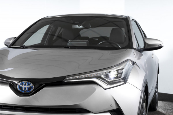 Toyota C-HR 1.8 Hybrid Dynamic - Automaat | Adapt. Cruise | Stoel-+Stuurverw. | PDC | Camera | NAV | ECC | LM 18" | Afn. Trekhaak