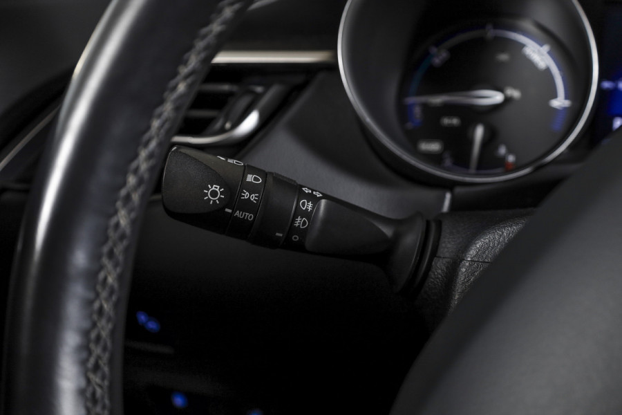 Toyota C-HR 1.8 Hybrid Dynamic - Automaat | Adapt. Cruise | Stoel-+Stuurverw. | PDC | Camera | NAV | ECC | LM 18" | Afn. Trekhaak
