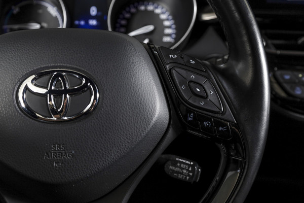 Toyota C-HR 1.8 Hybrid Dynamic - Automaat | Adapt. Cruise | Stoel-+Stuurverw. | PDC | Camera | NAV | ECC | LM 18" | Afn. Trekhaak