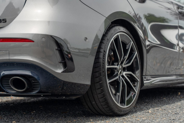 Mercedes-Benz A-Klasse AMG 35 4MATIC Edition 1 306 PK Performance Seats 360 Camera Adaptive Widescreen 19''