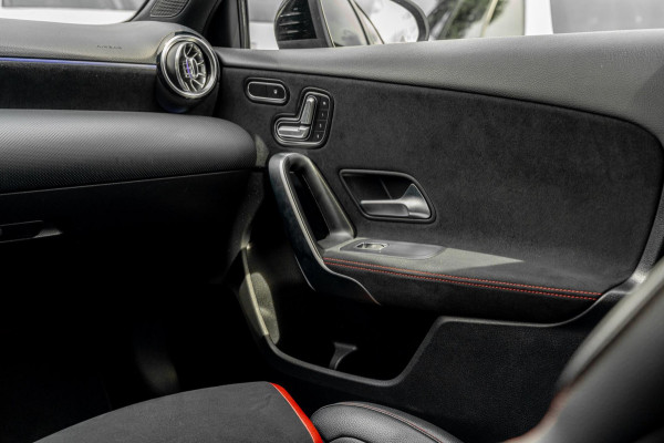 Mercedes-Benz A-Klasse AMG 35 4MATIC Edition 1 306 PK Performance Seats 360 Camera Adaptive Widescreen 19''