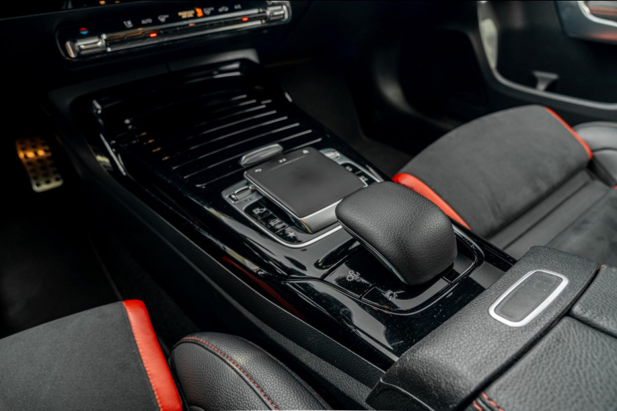 Mercedes-Benz A-Klasse AMG 35 4MATIC Edition 1 306 PK Performance Seats 360 Camera Adaptive Widescreen 19''