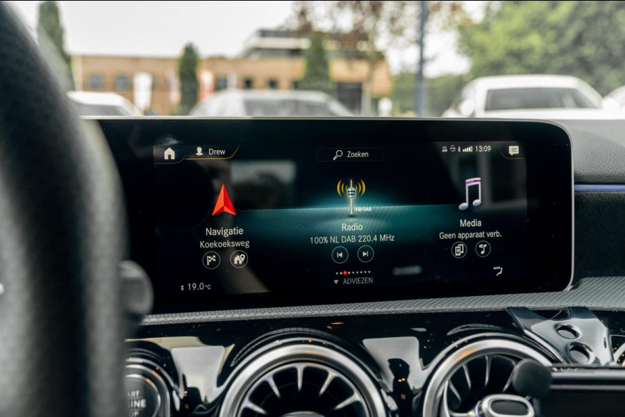 Mercedes-Benz A-Klasse AMG 35 4MATIC Edition 1 306 PK Performance Seats 360 Camera Adaptive Widescreen 19''
