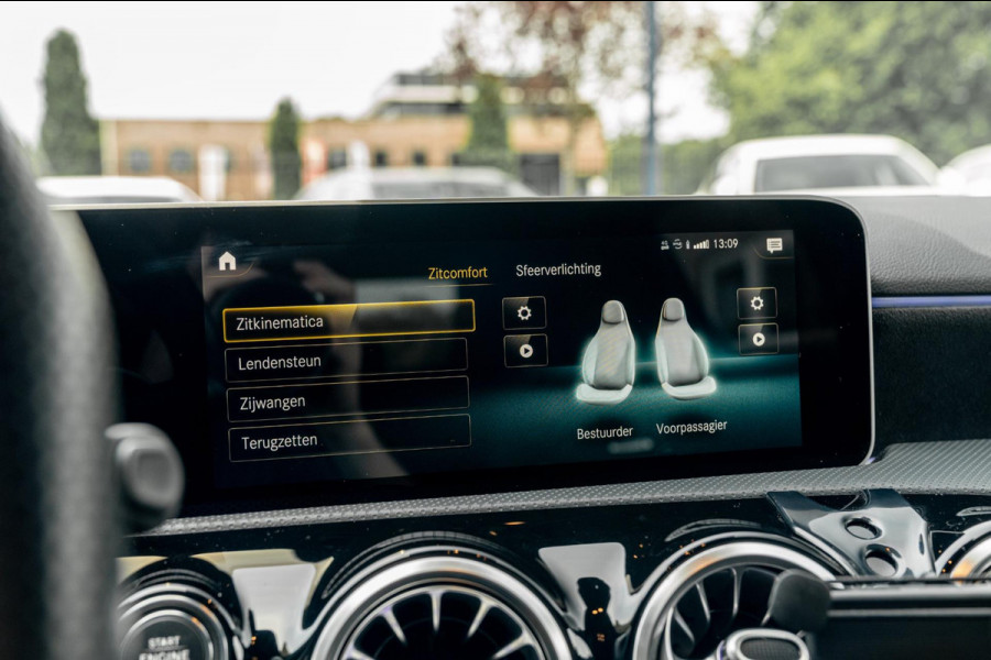 Mercedes-Benz A-Klasse AMG 35 4MATIC Edition 1 306 PK Performance Seats 360 Camera Adaptive Widescreen 19''