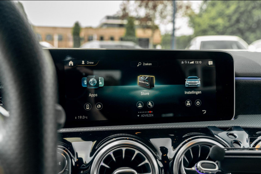 Mercedes-Benz A-Klasse AMG 35 4MATIC Edition 1 306 PK Performance Seats 360 Camera Adaptive Widescreen 19''
