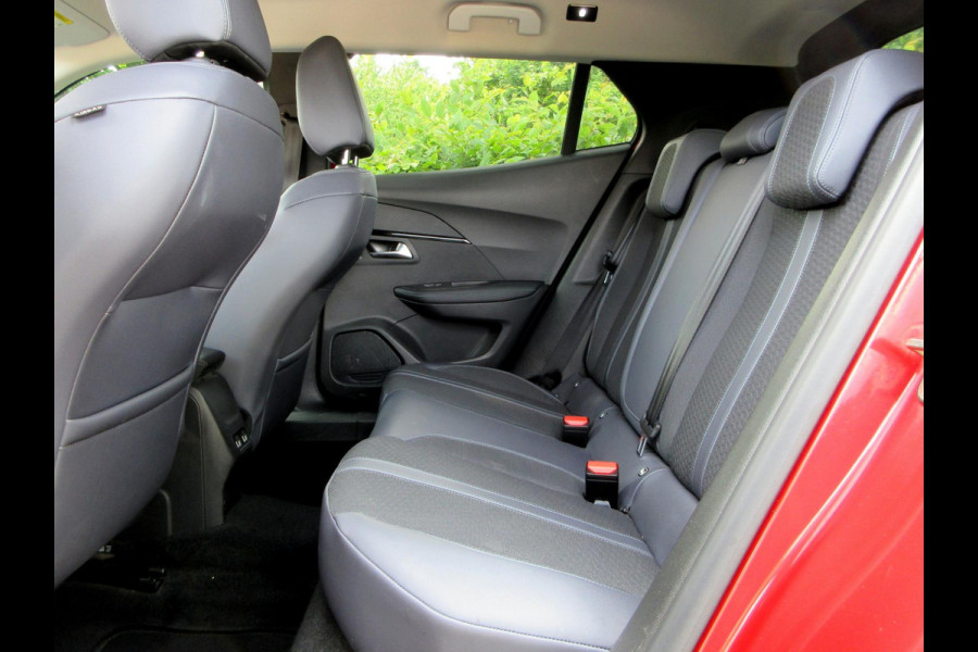 Peugeot 2008 1.2 PureTech Allure*Navi*Cruise*Camera*
