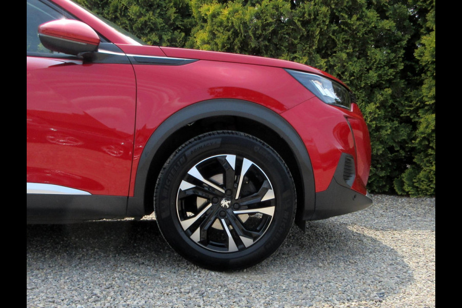Peugeot 2008 1.2 PureTech Allure*Navi*Cruise*Camera*