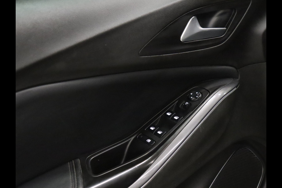 Opel Grandland X 1.2 Turbo Business Executive [TREKHAAK, APPLE CARPLAY, ANDROID, ELEK. KOFFERKLEP, PARKEERSENSOR, CRUISE, NIEUWSTAAT]