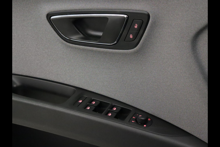 Seat Leon 1.0 TSI Style Ultimate Edition [TREKHAAK, APPLE CARPLAY, ANDROID, CAMERA, CRUISE, CLIMATE, NAVIGATIE, NIEUWSTAAT]