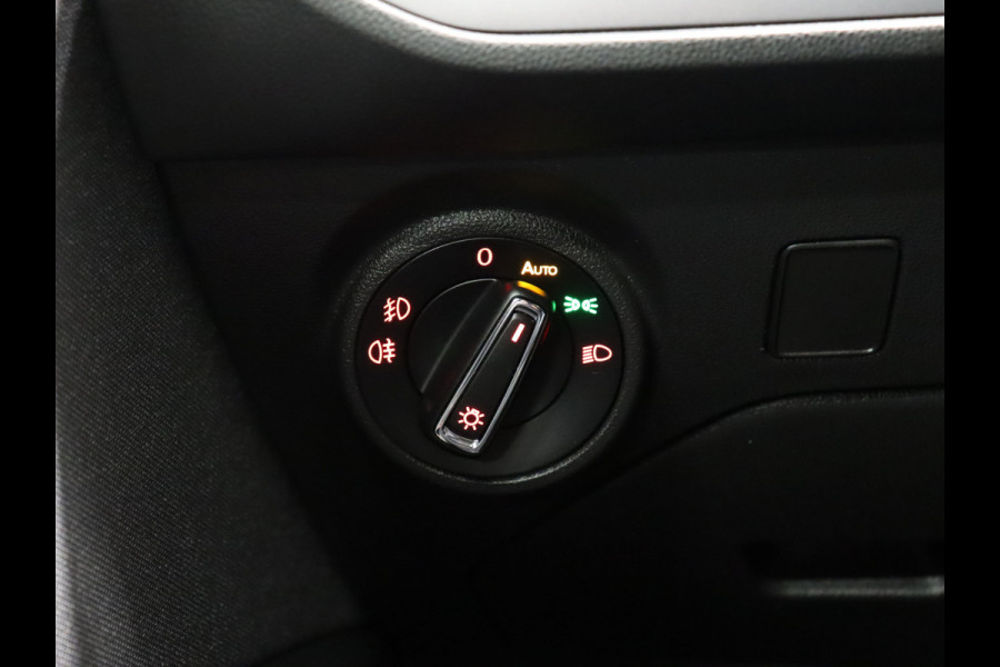 Seat Leon 1.0 TSI Style Ultimate Edition [TREKHAAK, APPLE CARPLAY, ANDROID, CAMERA, CRUISE, CLIMATE, NAVIGATIE, NIEUWSTAAT]
