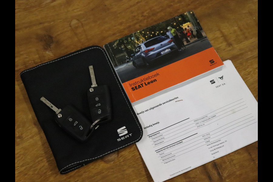 Seat Leon 1.0 TSI Style Ultimate Edition [TREKHAAK, APPLE CARPLAY, ANDROID, CAMERA, CRUISE, CLIMATE, NAVIGATIE, NIEUWSTAAT]