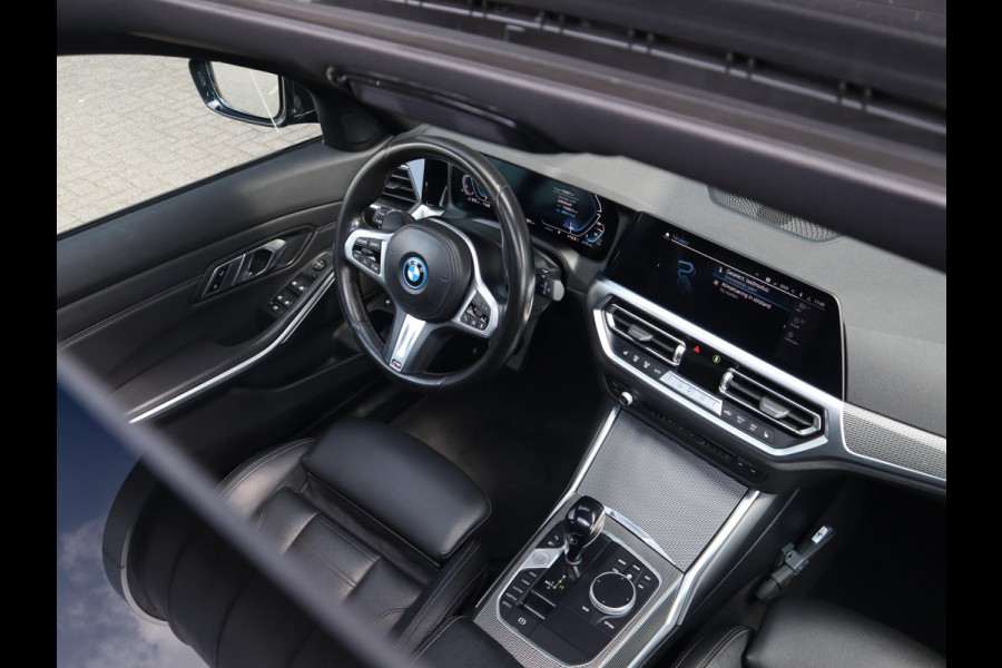 BMW 3 Serie Touring 320e xDrive M-Sport | Panodak |Sportleder | LED |