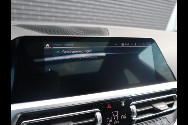 BMW 3 Serie Touring 320e xDrive M-Sport | Panodak |Sportleder | LED |