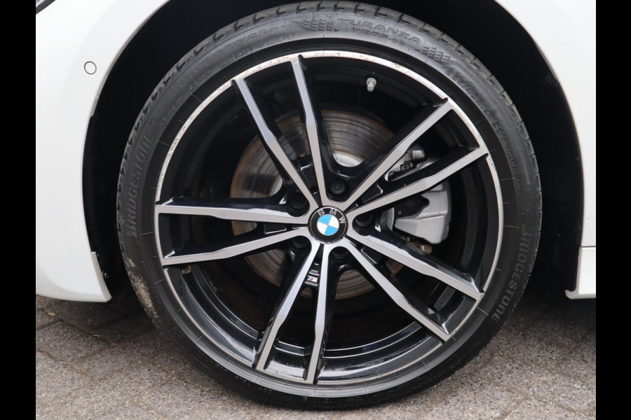 BMW 3-serie 320e M-Sport | Sportleder | Laser | Afneembare Trekhaak |