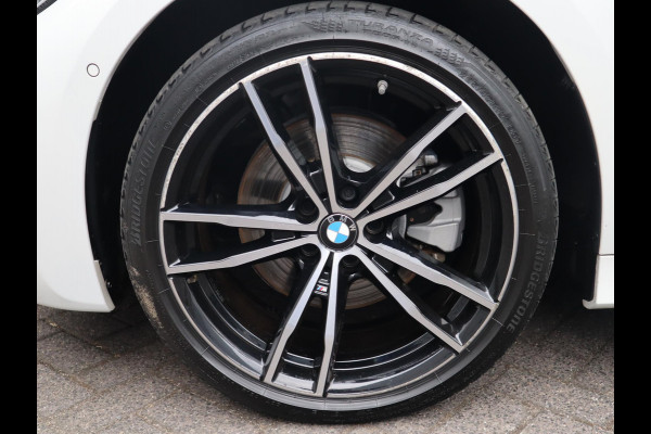 BMW 3-serie 320e M-Sport | Sportleder | Laser | Afneembare Trekhaak |